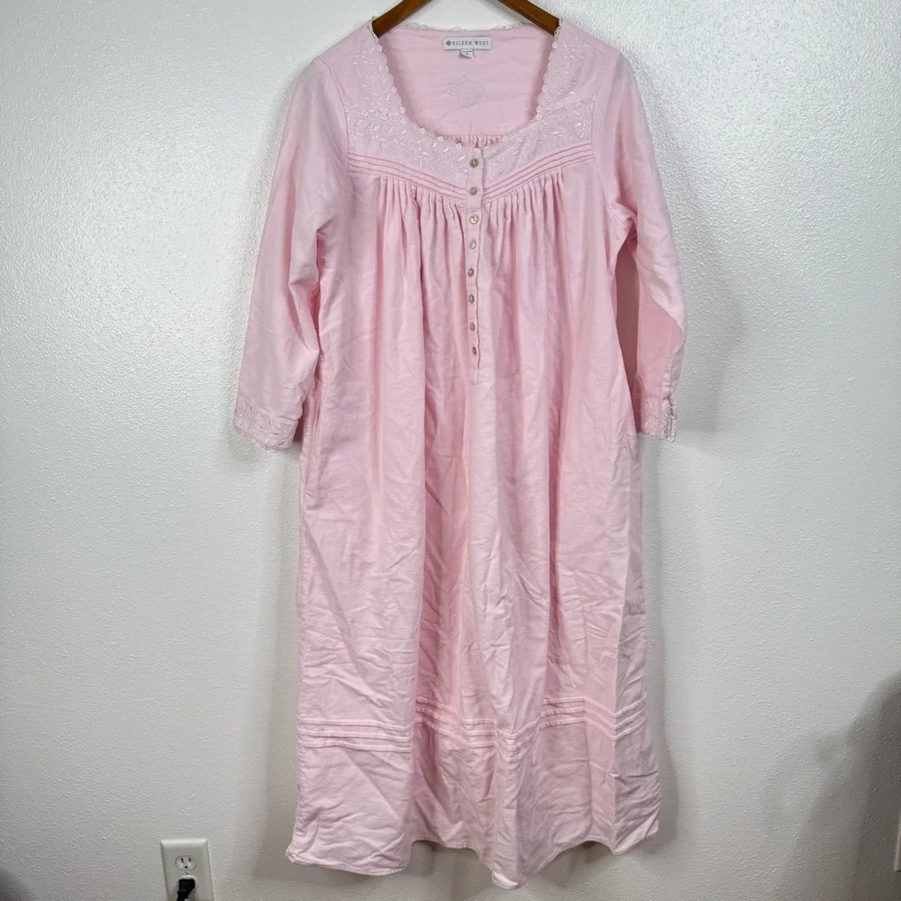 Eileen West Pink Fairy Tale Cotton Flannel Nightgown Size Small‎